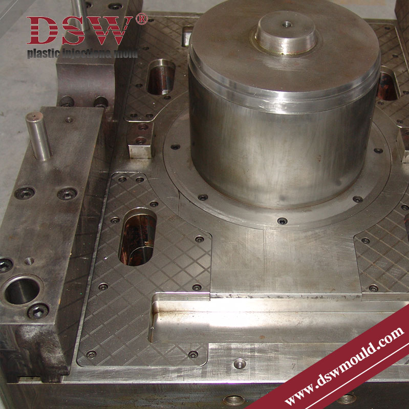 PVC gully trap mould for injection molding drainage fittings with precision tooling