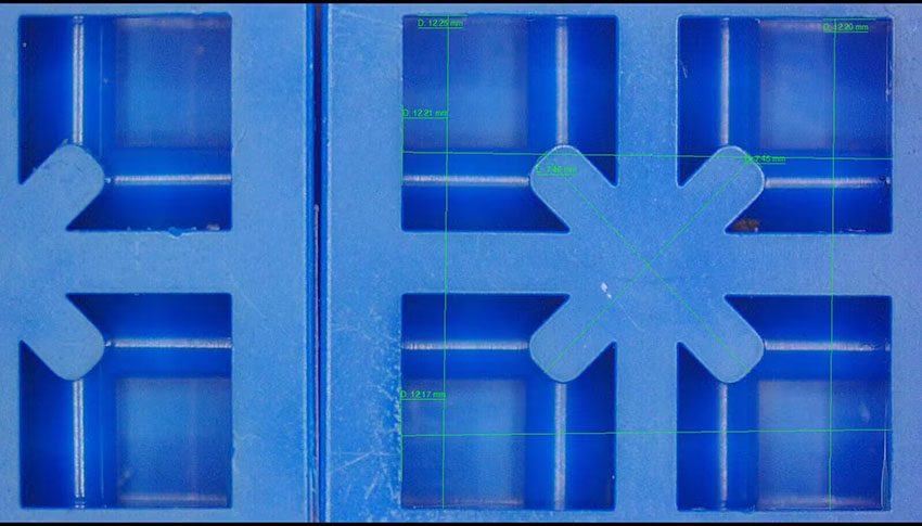 The plastic brick dimensions were inspected using an electronic microscope.