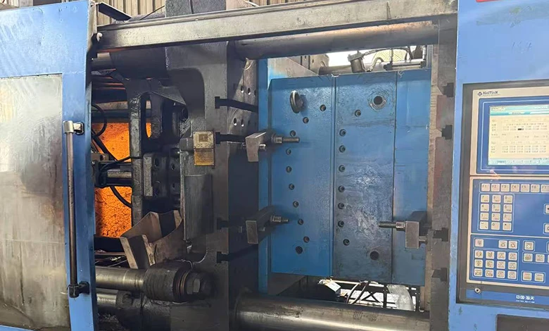 T1: Free Stand Mold for Plastic Enclosures